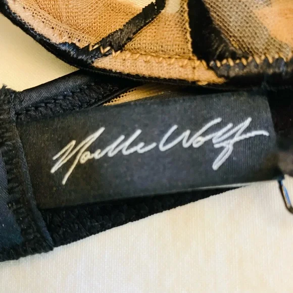 NWT Noelle Wolf Iconic Mist Embroidered Bandeau Bra in Wavy Stripes on Beige 32B